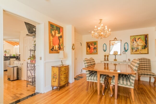 Building Photo - 313 High St