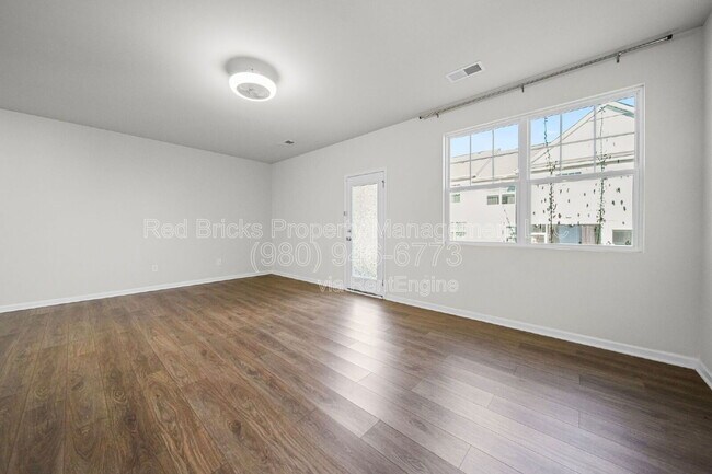 Building Photo - 808 Gable Oak Ln