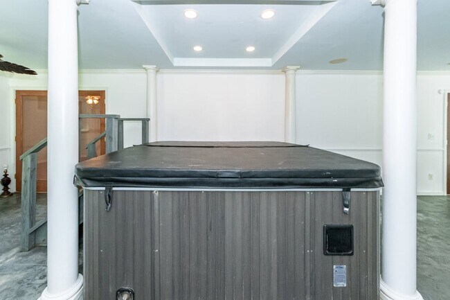 Building Photo - 3347 Walter Dr