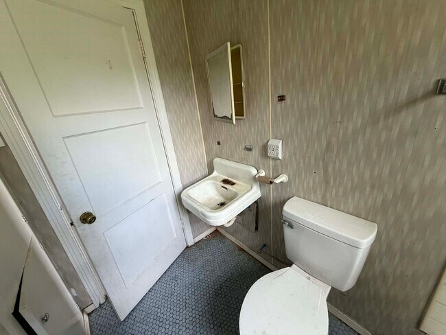 Building Photo - 3436 Fulton St