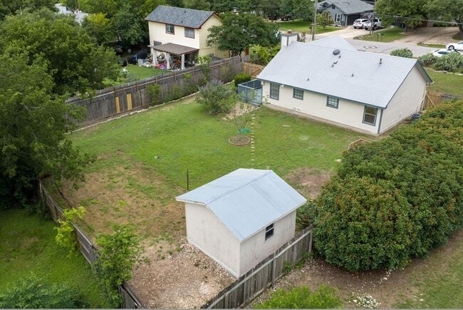 Building Photo - 1702 Ireland Dr