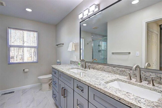 Building Photo - 95 Pine Grove Cir