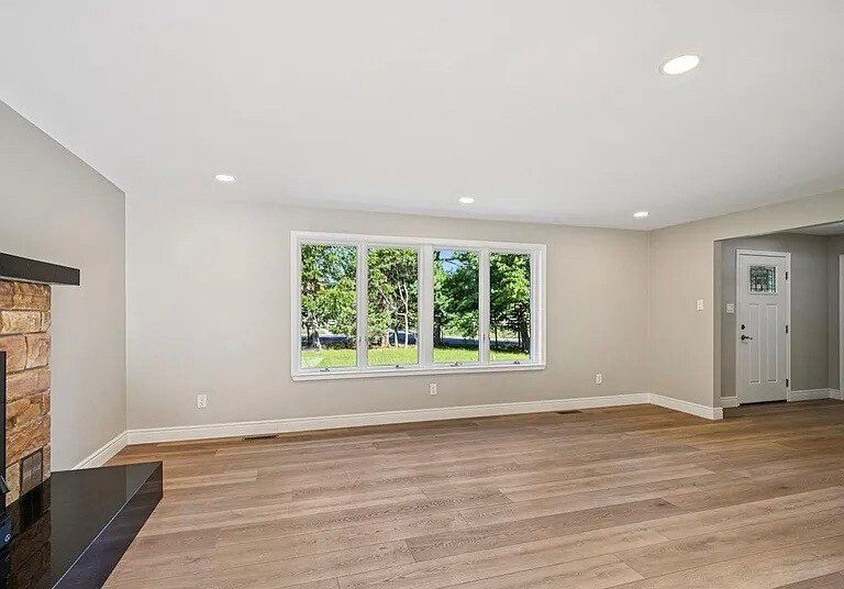 Building Photo - 711 E Butler Pike