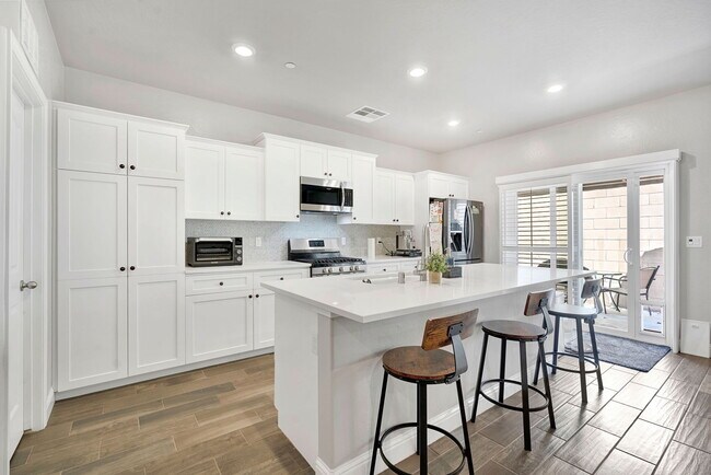 Building Photo - 4133 Sierra Madre Ave