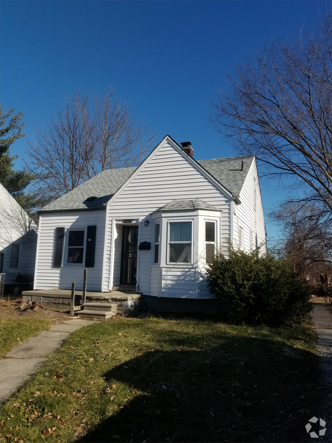 Building Photo - 5280 Farmbrook St