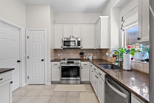 Building Photo - 15106 S Flamingo Dr