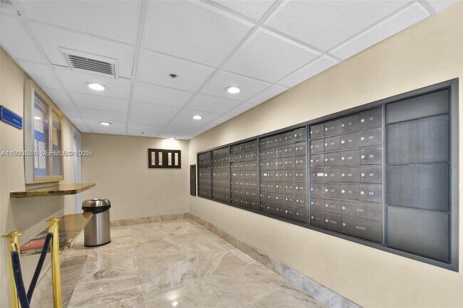 Building Photo - 300 Three Islands Boulevard