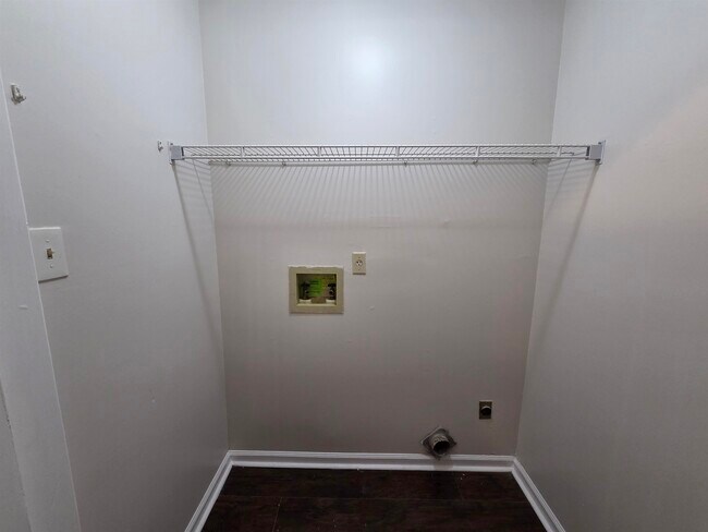 Building Photo - 3945 Oak Branch Cir E