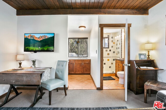 Building Photo - 10721 Aqua Vista St