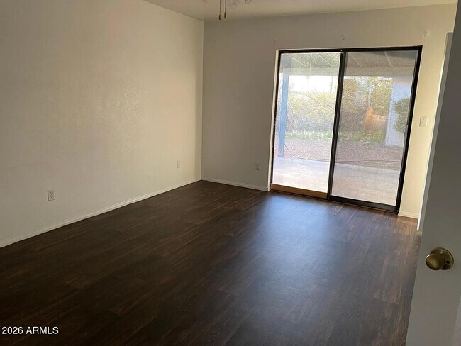 Building Photo - 450 N 335th Ave