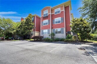 Building Photo - 2 Bed, 2 Bath Condo at amenity-rich The Me...