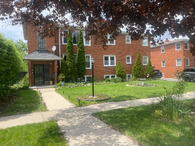 Building Photo - 10624 Mayfield Ave