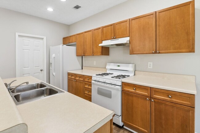 Building Photo - 2/2.5 Townhome in Great Flowery Branch loc...