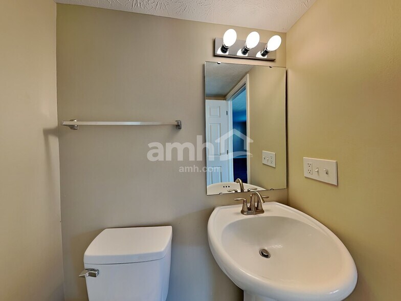 Building Photo - 12711 Buck Run Dr