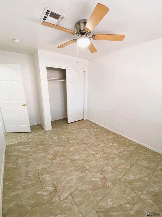 Building Photo - 1422 Andrea Ave