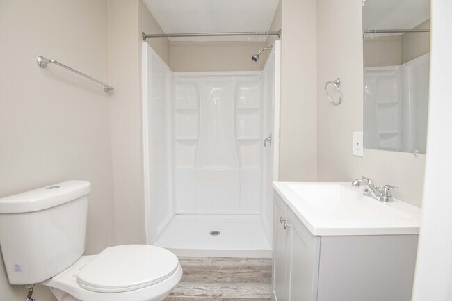 Building Photo - 912 Hotel Ave