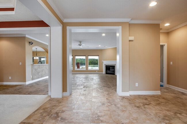 Building Photo - 211 Todaly Cir