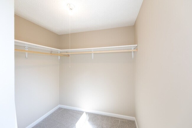 Building Photo - 4 bed 2.5 bath 2 story home with full deck located in Decatur Township