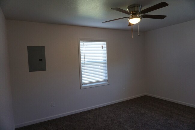 Building Photo - 2114 24th St