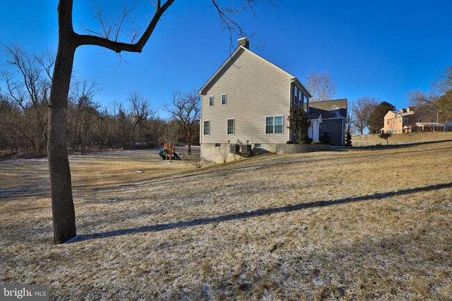 Building Photo - 2393 Old Bristol Rd