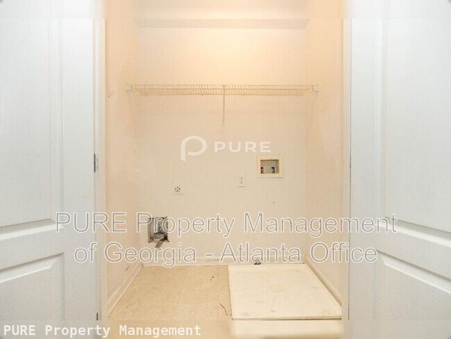 Building Photo - 5905 Oakbrook Lake Ct