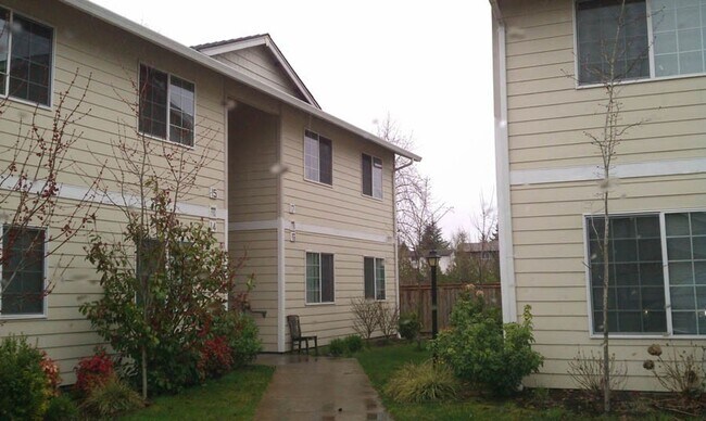 Interior Photo - 031-Pringle