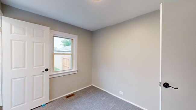 Building Photo - Renovated 3 bedroom home near the Airport