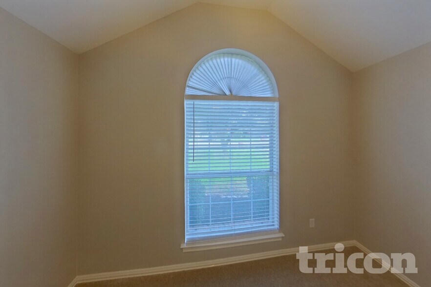 Building Photo - 1012 Brookhaven Dr
