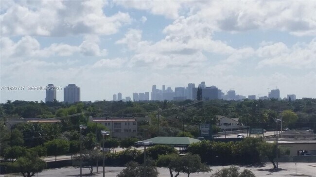 Building Photo - 1251 NE 108th St