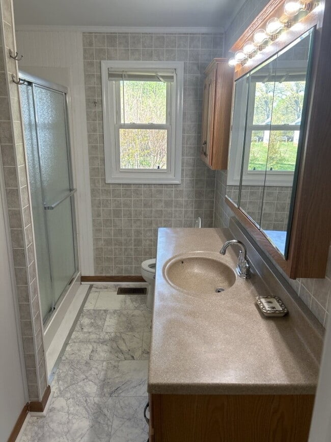 Building Photo - "Charming 3-Bedroom Retreat with 2 Full Baths in Piedmont – Cozy Comfort Awaits!"