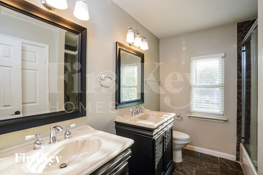 Building Photo - 12523 Mill Ridge Dr