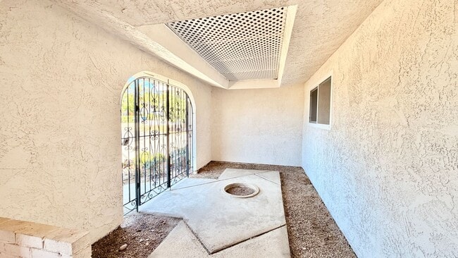 Building Photo - Wonderful Single-Story Home with Remodeled Kitchen and Baths, Fresh Paint, and Minutes to downtow...