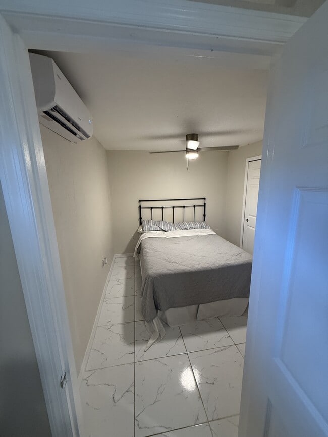 Building Photo - 429 Morgan Cir S