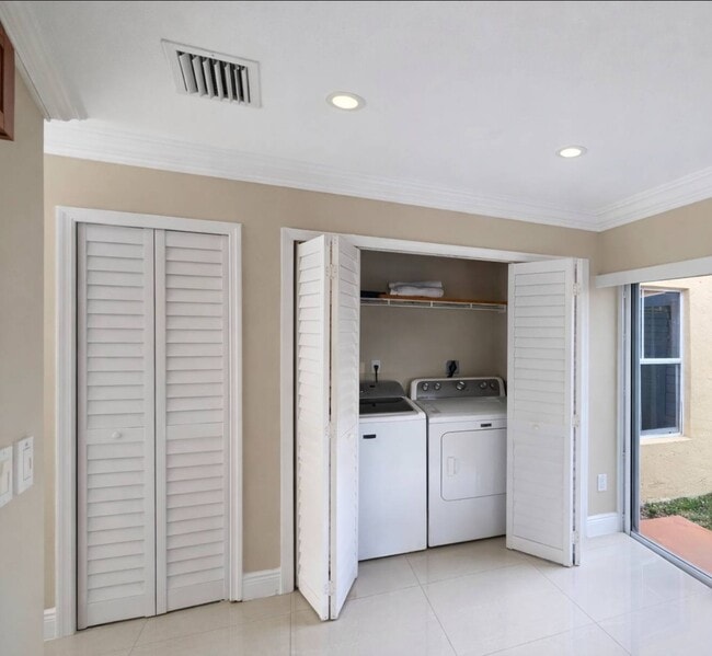 Building Photo - 12954 NW 8th Ln