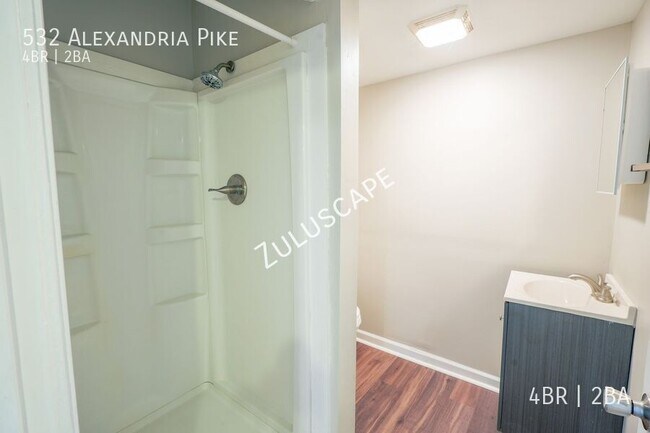 Building Photo - 532 Alexandria Pike