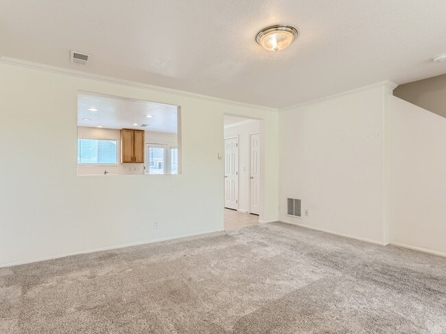 Building Photo - Amazing 2BR, 3BTH w/Garage in First Creek