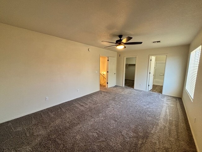 Building Photo - 1051 W Sea Lion Dr