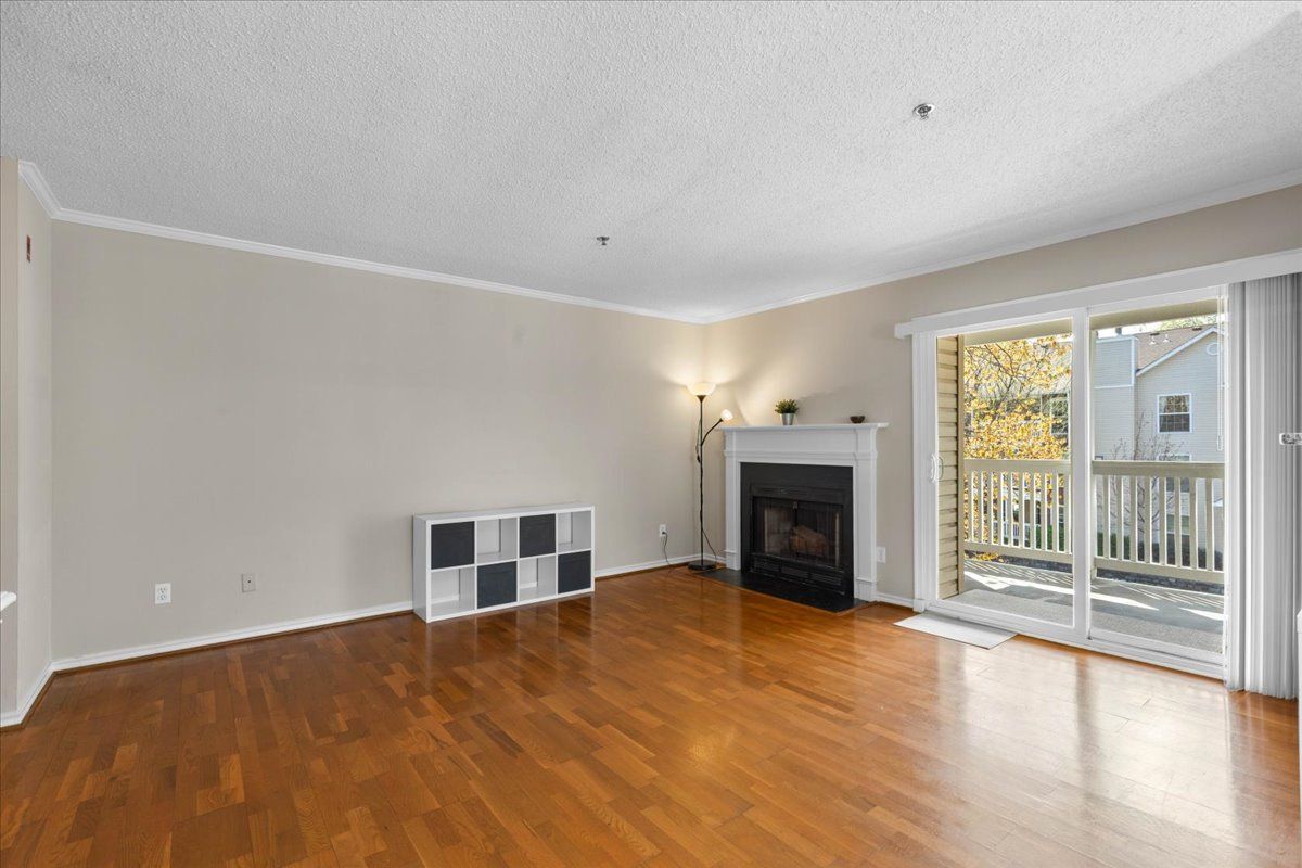 Building Photo - 1524 Lincoln Way