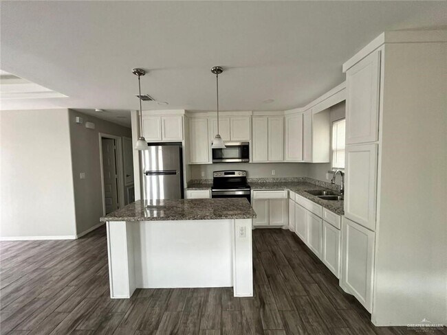 Building Photo - 1413 Alta Vista Dr