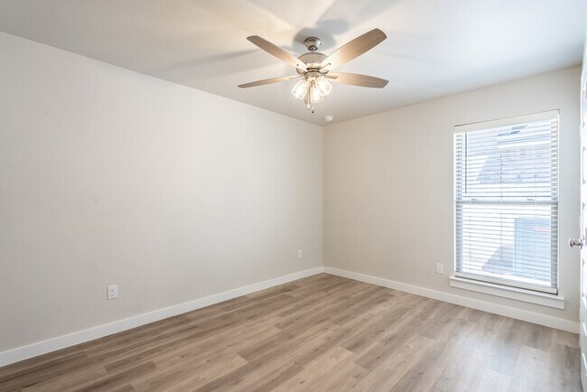 Building Photo - 5905 Settler Ave