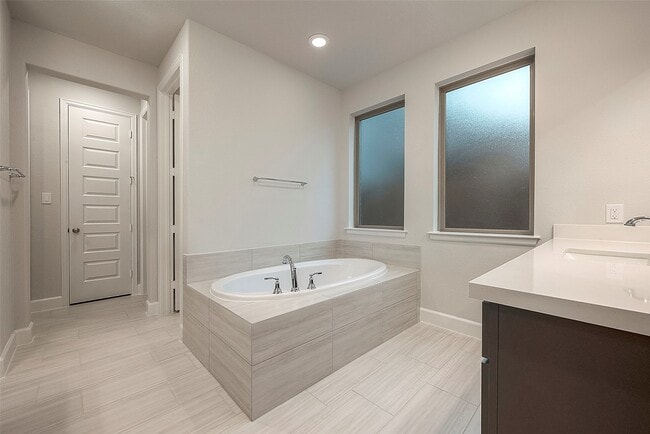 Building Photo - 5139 Albany Shores Ln