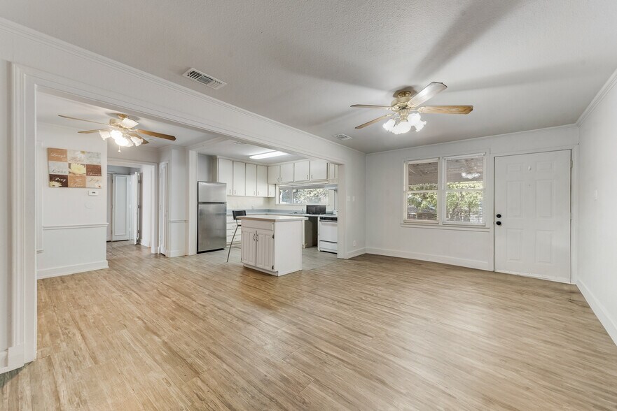 Building Photo - 123 Folly Beach Dr