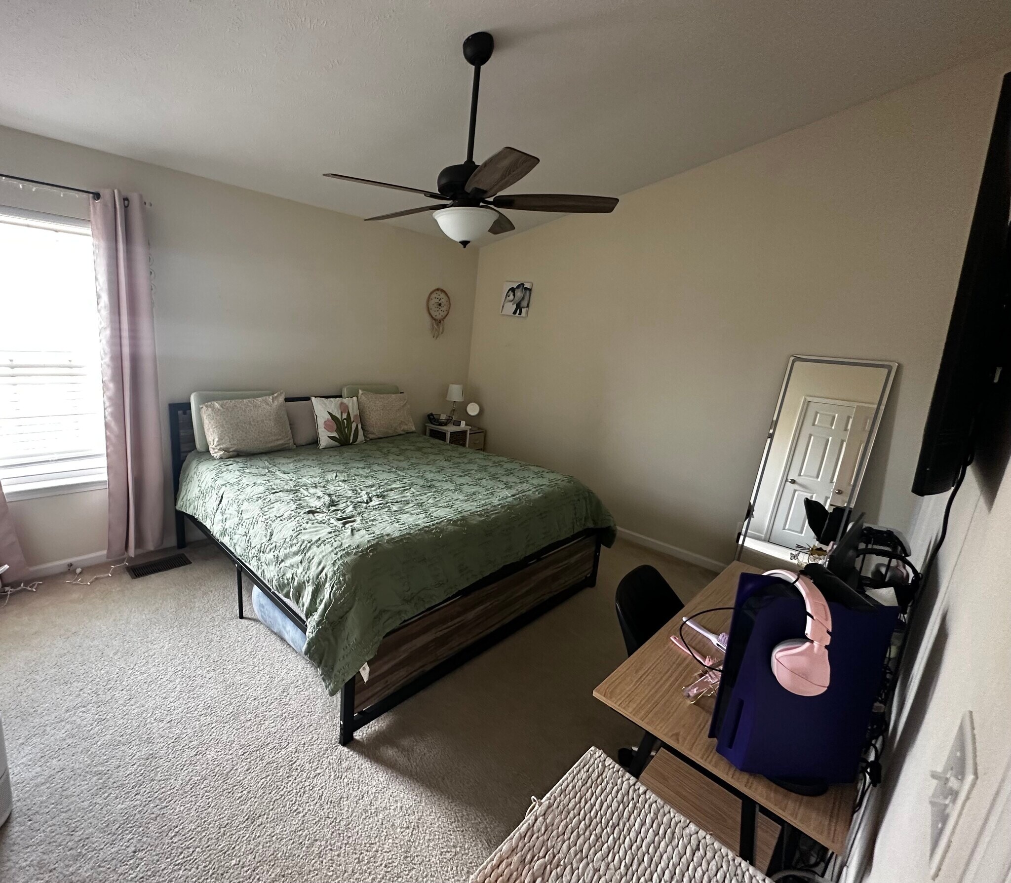 Building Photo - 138 Oak Valley Cir