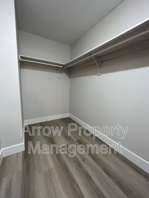 Building Photo - 2340 N 44th St