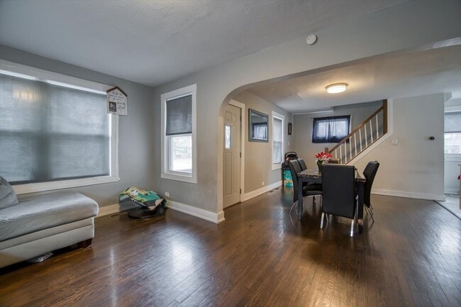 Building Photo - 702 Jackson St