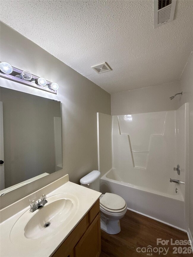 Building Photo - 7304 Ravanna Dr