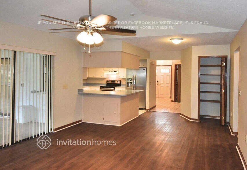 Building Photo - 1060 Colony Arms Dr