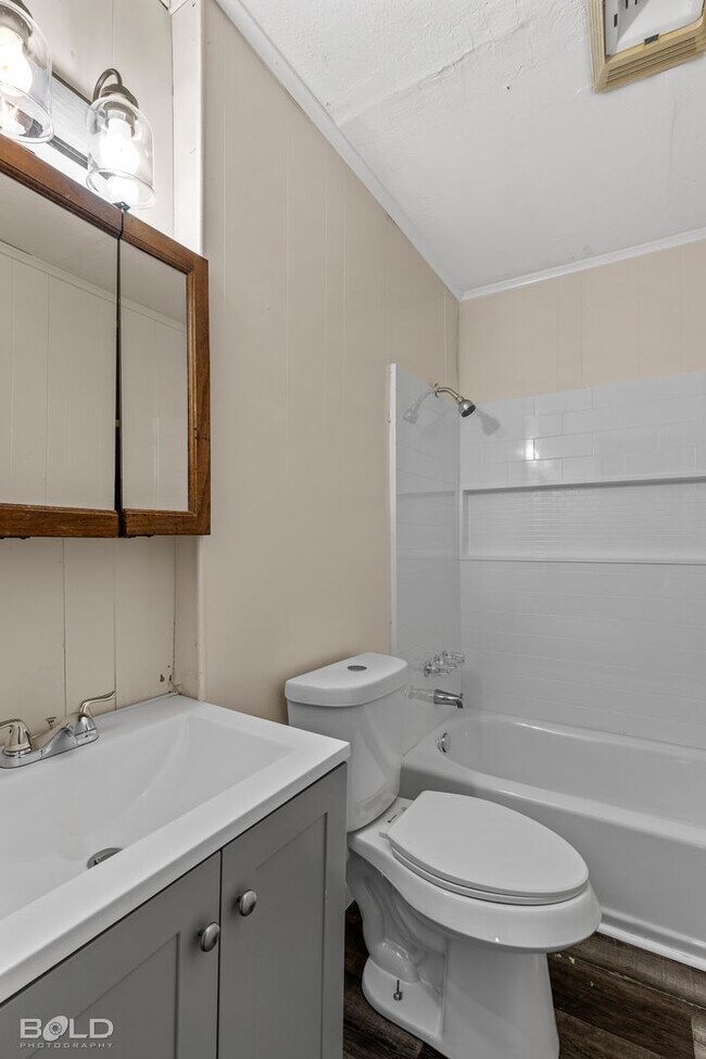 Building Photo - Check Out this 3 Bed 1.5 in Shreveport!