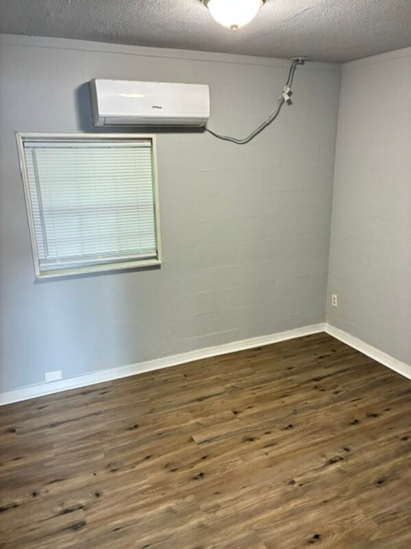 Building Photo - 2150 Inwood Terrace