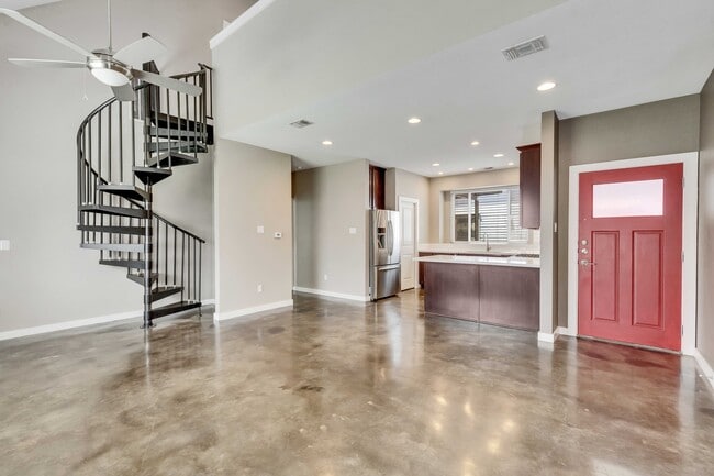 Building Photo - 3505 Villa Ct